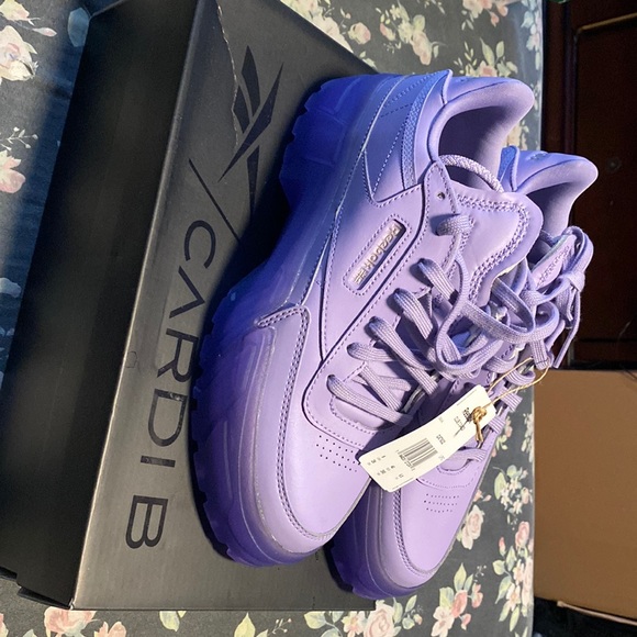 Reebok Shoes - Brand new Club C Cardi